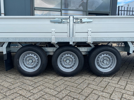 Hulco Geremde Hulco Medax 3 plateauwagen - 611x203 cm laadoppervlak - 3500 kg bruto laadvermogen - 30 cm borden