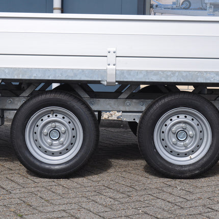Hulco Geremde Hulco Medax plateauwagen - 335x183 cm - 3000 kg bruto laadvermogen - 30 cm borden