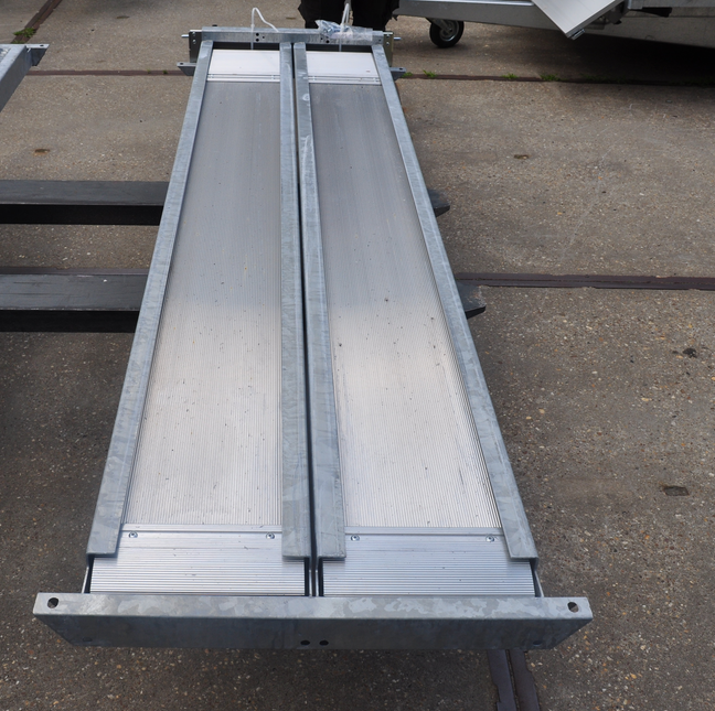 Hulco Hulco Medax aluminium oprijplaten in cassette - 250x30x6,5 cm