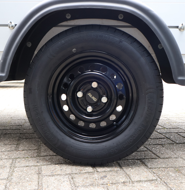 Kenda Compleet aanhanger wiel - 155/80R13 - zwarte velg - steekmaat: 4x100 - draagvermogen: 500 kg - naafdiameter: 57 mm