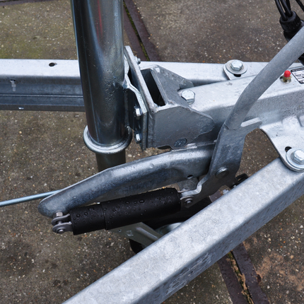 Knott Knott oplooprem aanhanger - KF20 - maximaal trekvermogen: 2000 kg - incl. neuswielconsole - V-dissel aansluiting