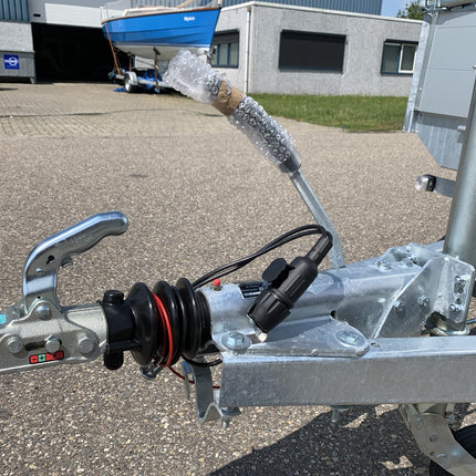 Knott Knott oplooprem aanhanger - KF27 - maximaal trekvermogen: 2700 kg - V-dissel aansluiting - incl. neuswielconsole