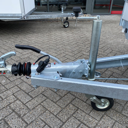 Knott Knott oplooprem aanhanger - KF30 type C - maximaal trekvermogen: 3000kg - V-dissel aansluiting - incl. neuswielconsole