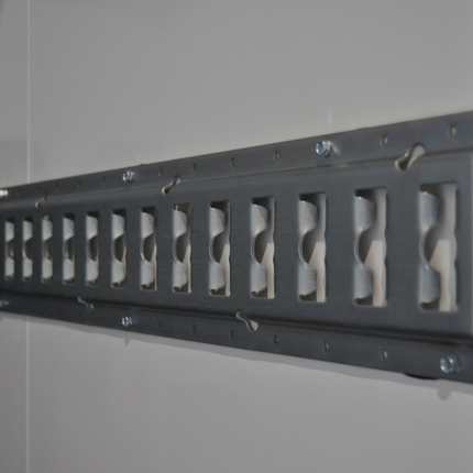 Novio Rails voor ladingzekering  2,5 mm dikte -150 & 250 cm
