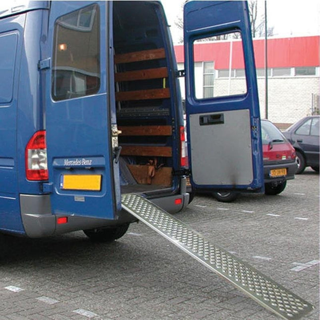 ProPlus Oprijplaat aluminium 1 stuk - 1500x210 mm - 200 kg - maximale oprijhoek 16° - totale breedte 230 mm
