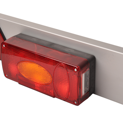 Radex Aluminium lichtbalk met Radex 5500 lampen - 7/13 polig - voorzien van Radex connectoren - 1400x138x90 mm